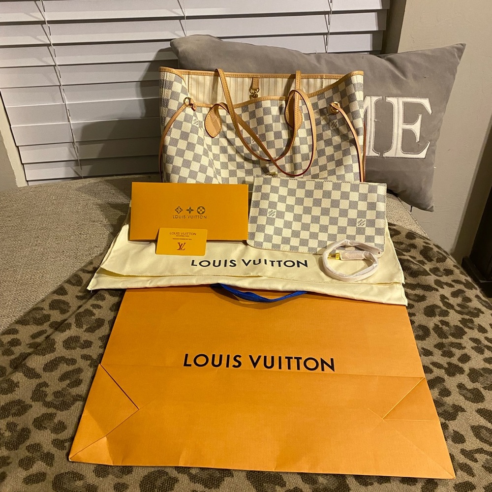 NWT…. Copy of LV NVR full MM